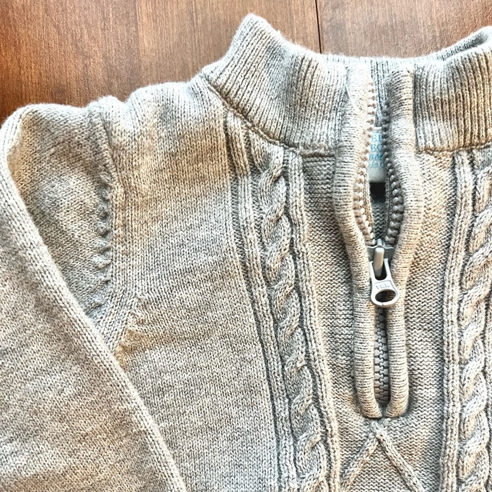 Edgehill Collection Gray Knit Sweater